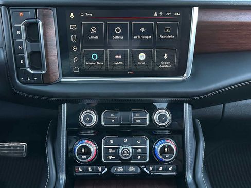 Used 2024 GMC Yukon XL Denali Ultimate image 29