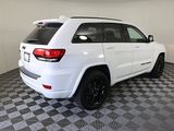 Used 2020 Jeep Grand Cherokee Altitude image 5