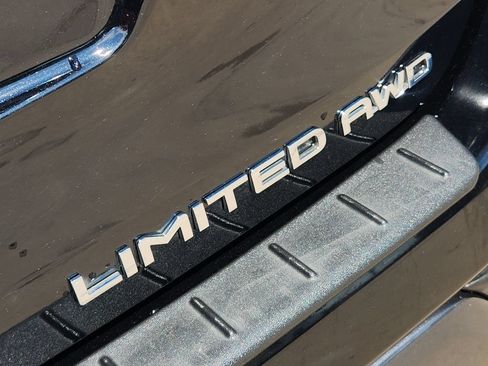 Used 2024 Toyota Highlander Limited AWD/4WD image 14
