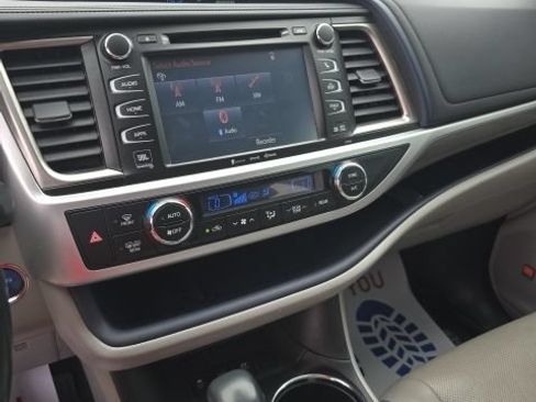 Used 2019 Toyota Highlander Limited w/ Protection Package #3 AWD/4WD image 16