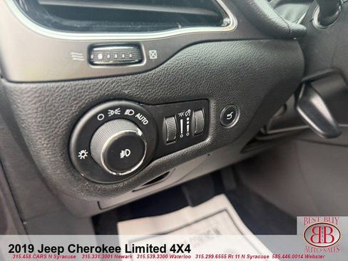 Used 2019 Jeep Cherokee Limited w/ Luxury Group AWD/4WD image 19