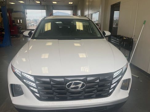 Used 2023 Hyundai Tucson SE AWD/4WD image 10
