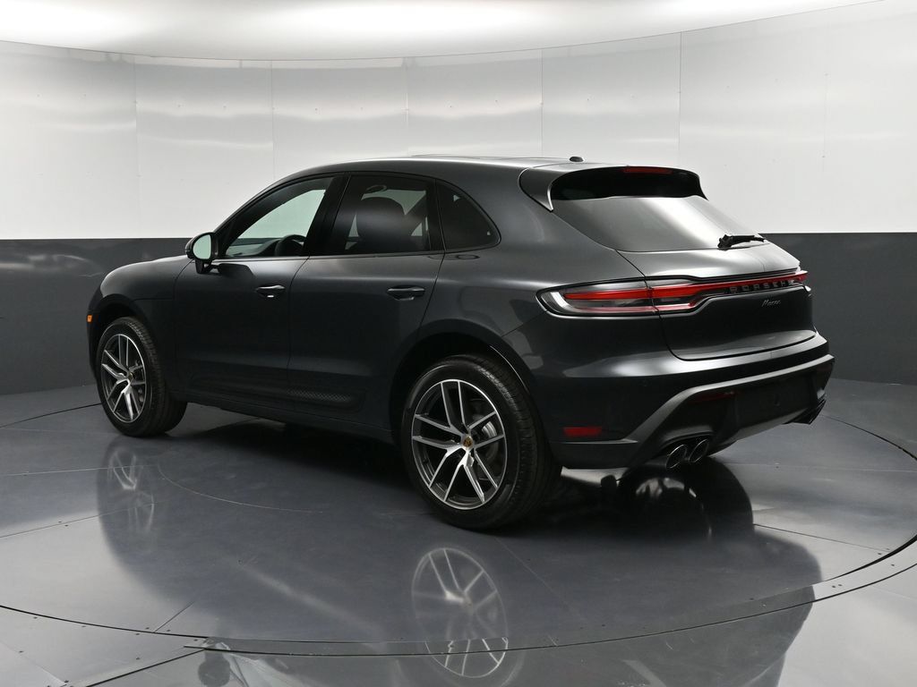 Certified 2026 Porsche Macan AWD/4WD image 3
