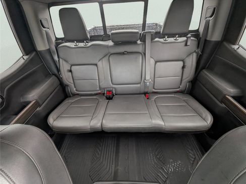 Used 2021 Chevrolet Silverado 1500 LT Trail Boss w/ Convenience Package II AWD/4WD image 38