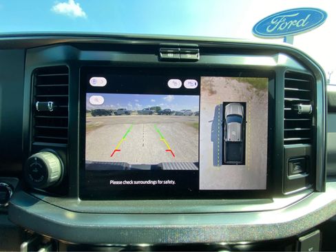 Used 2026 Ford F250 Platinum w/ FX4 Off-Road Package AWD/4WD image 42