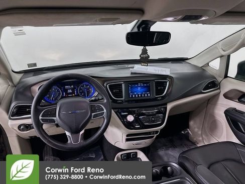 Used 2020 Chrysler Voyager Lxi FWD image 19