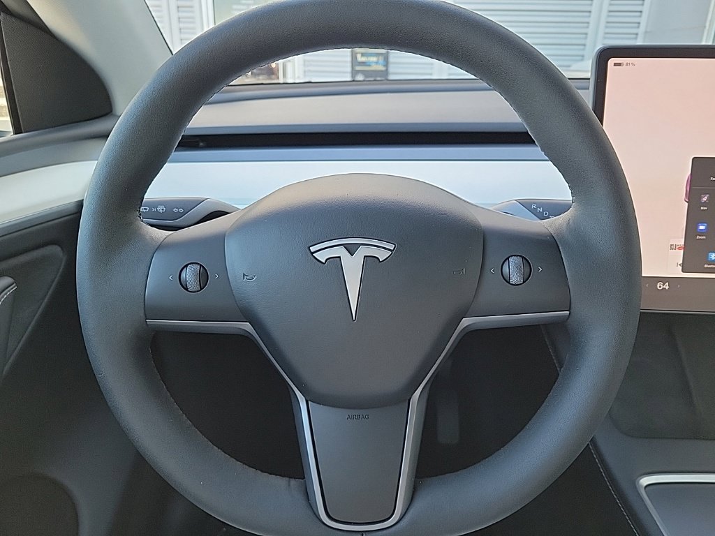 Used 2024 Tesla Model Y Long Range AWD/4WD image 21