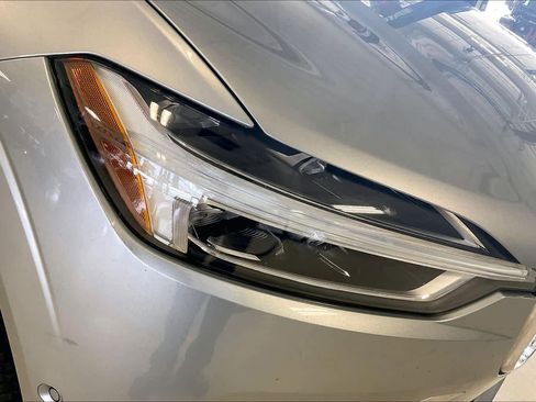 Used 2018 Volvo XC60 T5 Inscription w/ Convenience Package image 25