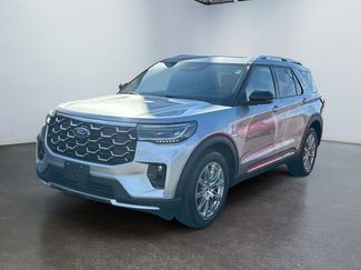 Used 2025 Ford Explorer Platinum video 1