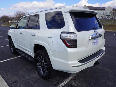 Used 2019 Toyota 4Runner Limited AWD/4WD image 9