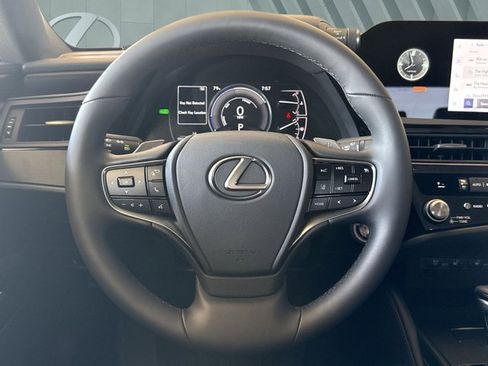 Certified 2025 Lexus ES 300h w/ Premium Package image 13