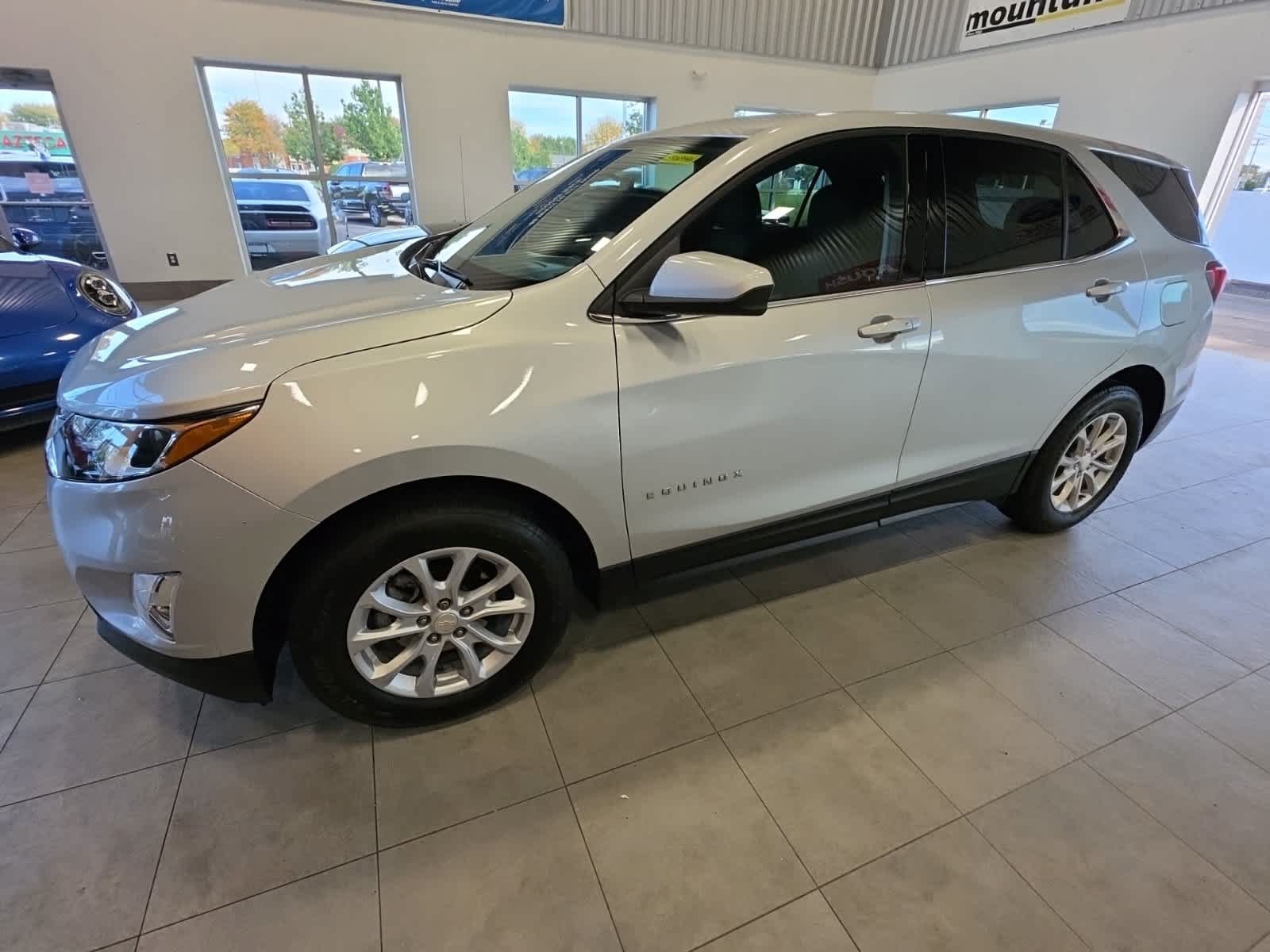 Used 2020 Chevrolet Equinox LT w/ Driver Convenience Package FWD image 21