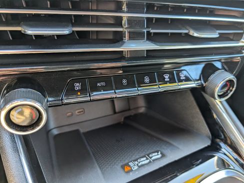 Used 2026 Chevrolet Traverse Z71 AWD/4WD image 25