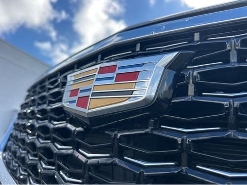 Certified 2024 Cadillac XT4 Premium Luxury image 35