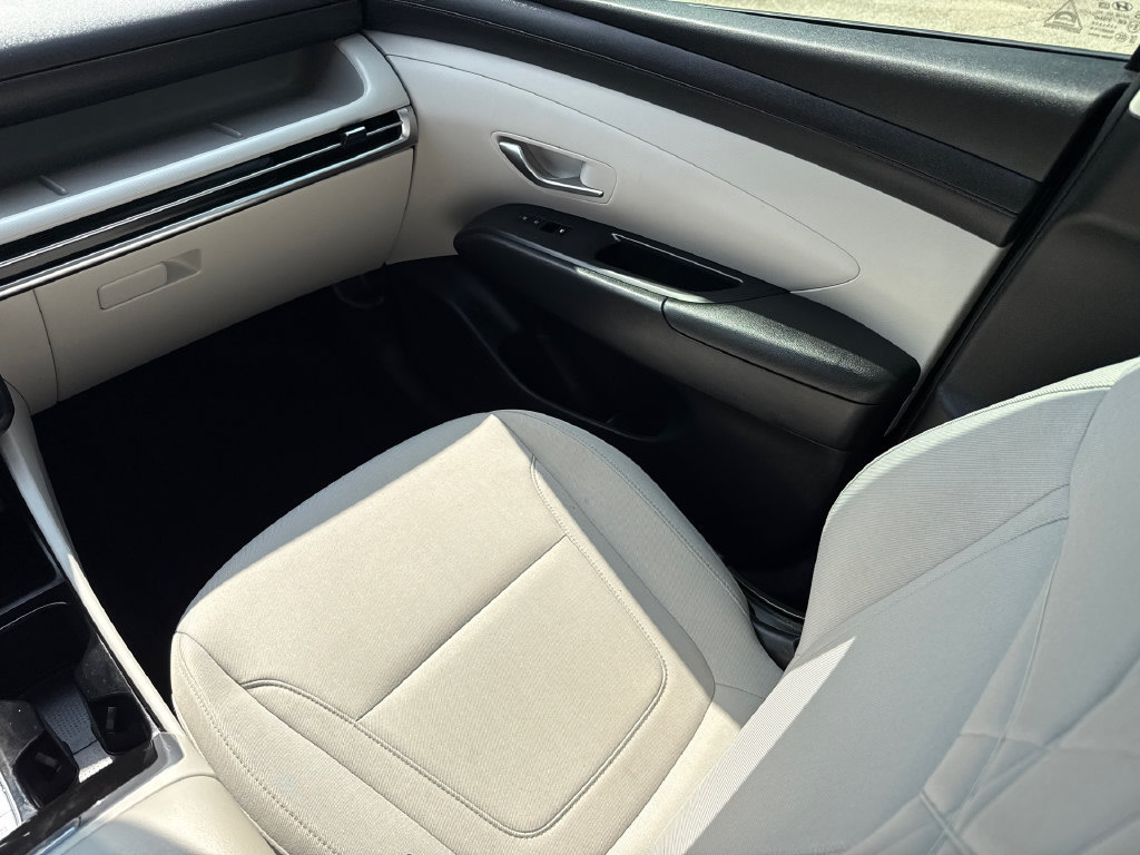 Used 2025 Hyundai Tucson SE FWD image 15