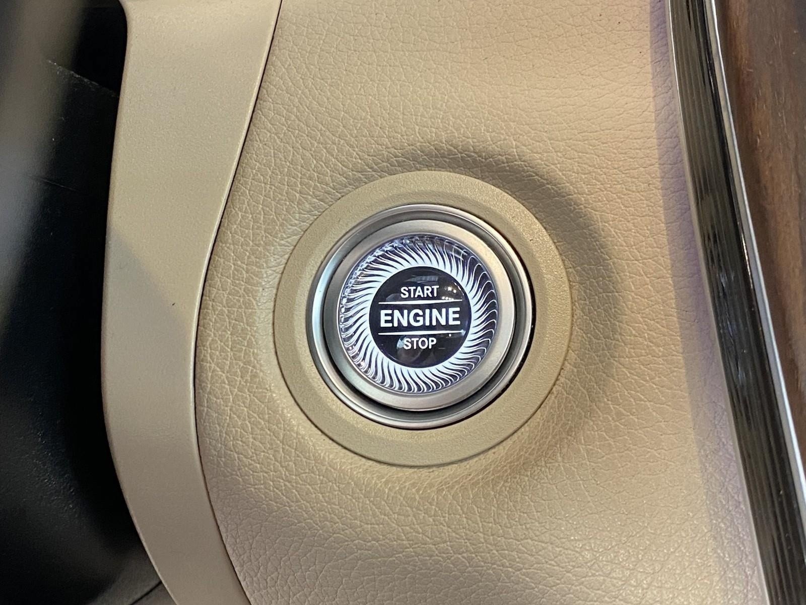 Used 2022 Mercedes-Benz GLC 300 4MATIC w/ Premium Package Lite image 24