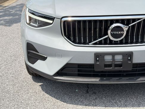 Used 2025 Volvo XC40 B5 Core AWD/4WD image 28