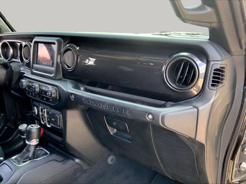 Used 2021 Jeep Wrangler Unlimited Sport AWD/4WD image 18
