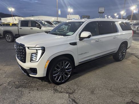 Used 2025 GMC Yukon XL Denali Ultimate image 2
