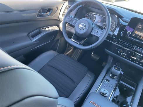 New 2025 Nissan Pathfinder Rock Creek image 15