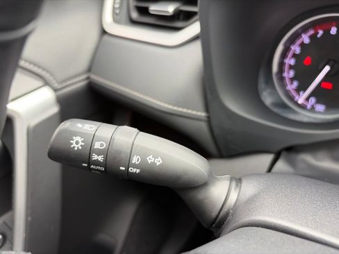 Used 2020 Toyota RAV4 Limited w/ Limited Grade Weather Package AWD/4WD image 17