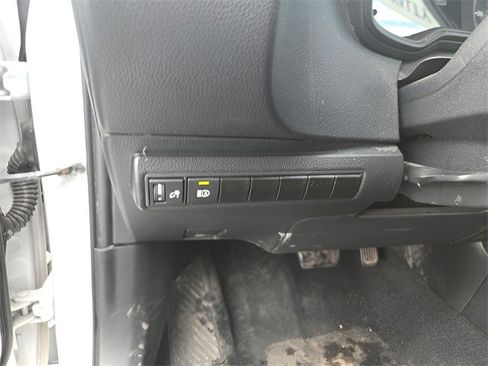 Used 2024 Toyota Corolla SE image 12