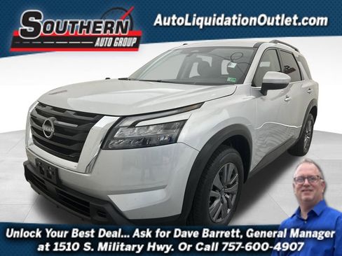 Used 2025 Nissan Pathfinder SV image 1