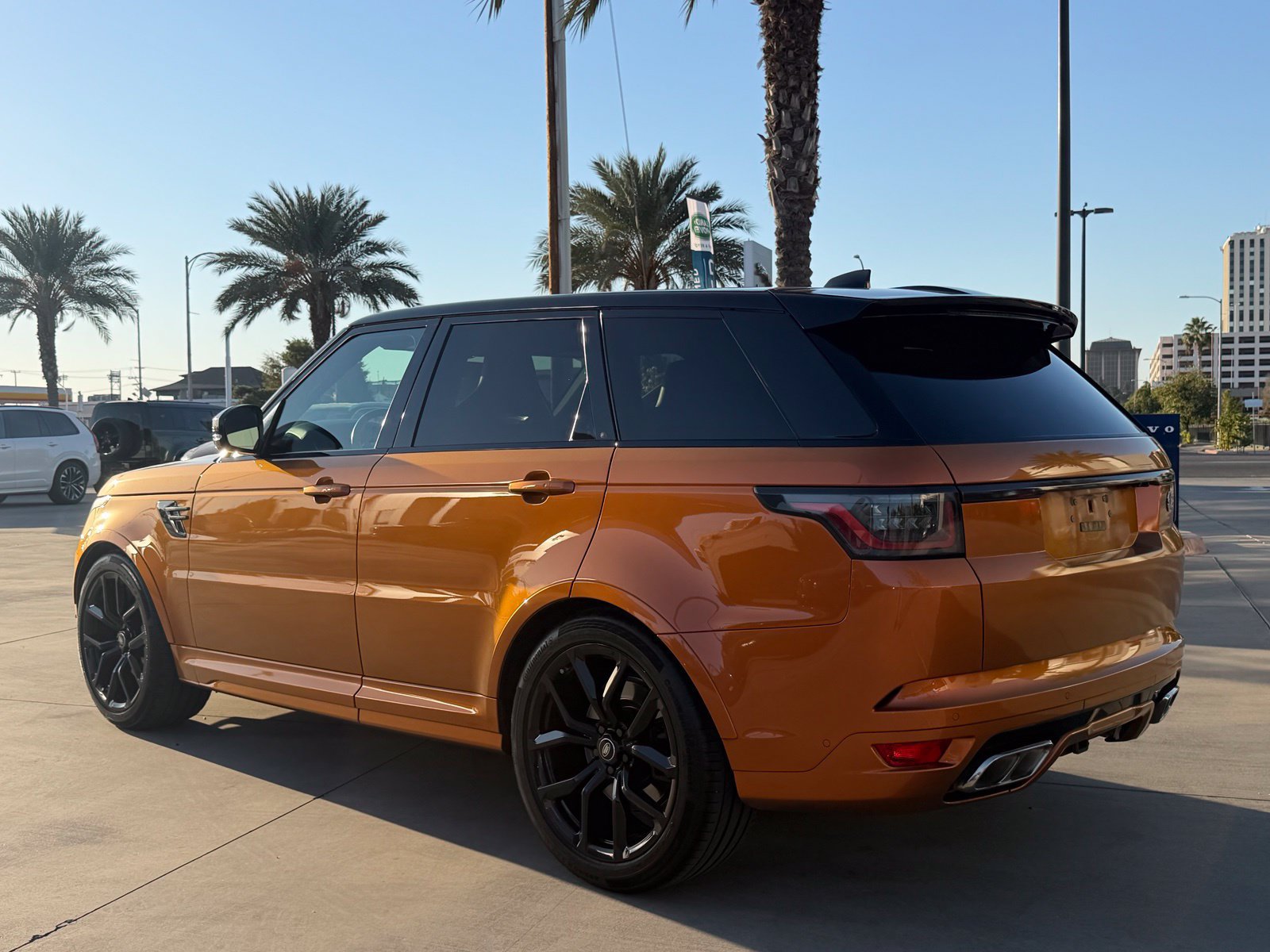 Used 2019 Land Rover Range Rover Sport SVR AWD/4WD image 4
