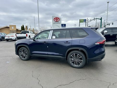 New 2026 Toyota Grand Highlander AWD Hybrid image 17