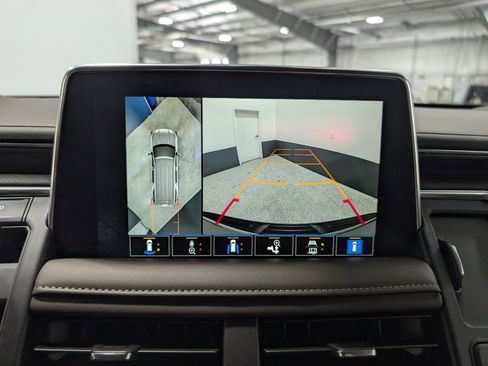 Used 2024 GMC Yukon SLT w/ SLT Luxury Package image 33