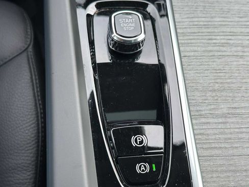 Used 2025 Volvo XC60 B5 Plus w/ Protection Package Premier image 31