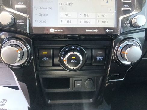 Used 2024 Toyota 4Runner TRD Off-Road AWD/4WD image 23