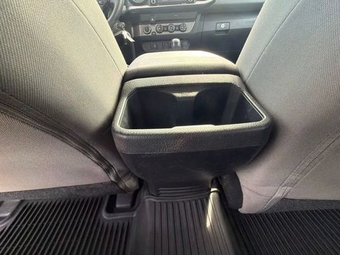 Used 2020 Toyota Tacoma SR AWD/4WD image 17