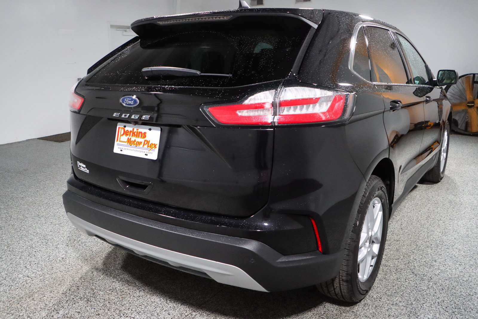 Used 2023 Ford Edge SEL AWD/4WD image 7