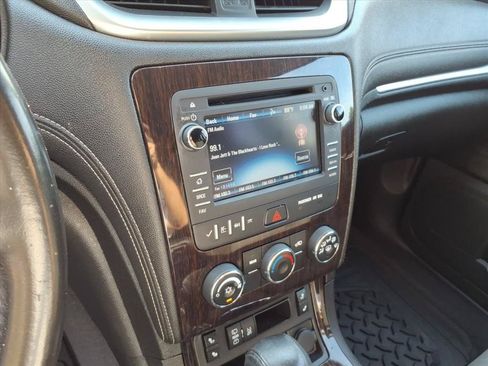 Used 2017 Chevrolet Traverse LT w/ Style and Technology Package AWD/4WD image 29