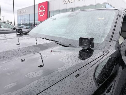 Used 2024 GMC Canyon AT4X w/ AT4X AEV Edition image 9