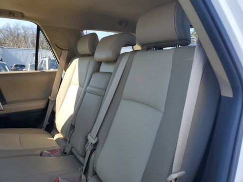 Used 2018 Toyota 4Runner SR5 Premium image 15