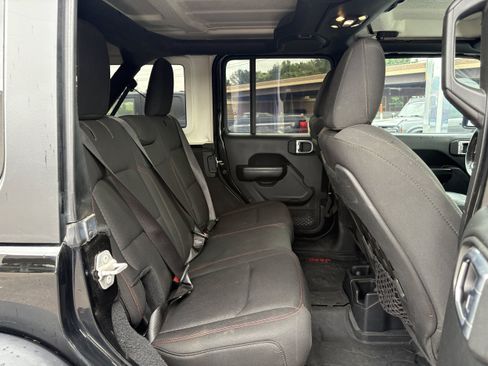Used 2020 Jeep Wrangler Unlimited Rubicon AWD/4WD image 38
