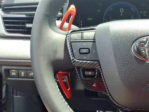 Used 2025 Toyota Camry SE AWD/4WD image 18