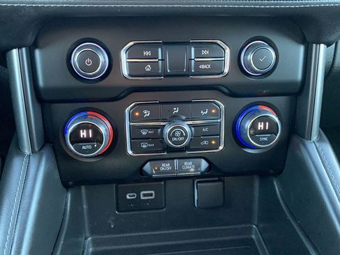 Used 2022 Chevrolet Suburban LS image 26