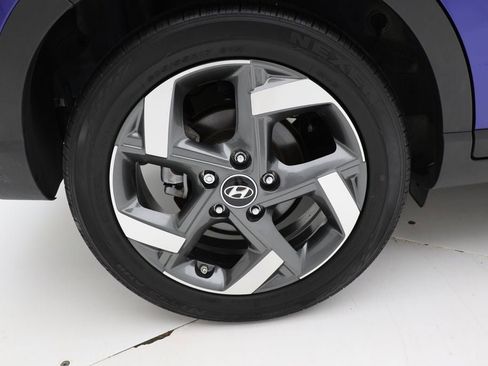 Used 2022 Hyundai Venue SEL image 10