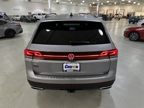 New 2026 Volkswagen Atlas SE image 8