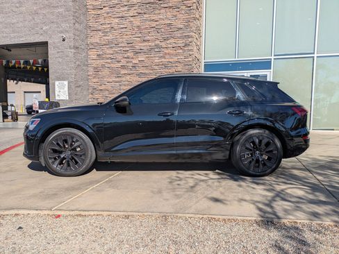 Used 2024 Audi Q8 e-tron Prestige AWD/4WD image 2
