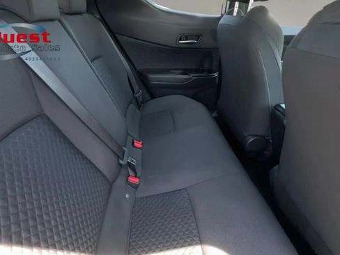 Used 2021 Toyota C-HR LE FWD image 17