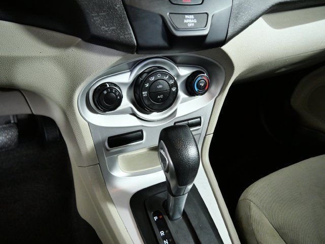 Used 2014 Ford Fiesta SE FWD image 21