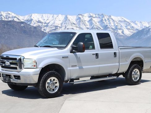Used 2005 Ford F250 Lariat AWD/4WD image 2