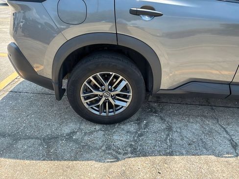 Used 2023 Nissan Rogue S AWD/4WD image 6