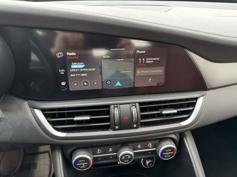 Used 2022 Alfa Romeo Giulia Veloce image 15