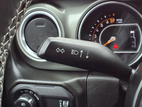 Used 2023 Jeep Gladiator Overland w/ Cold Weather Group image 13