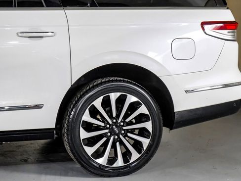 Used 2022 Lincoln Navigator L Reserve image 13